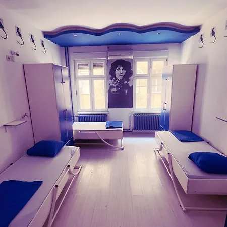 Pop Art Hostel *